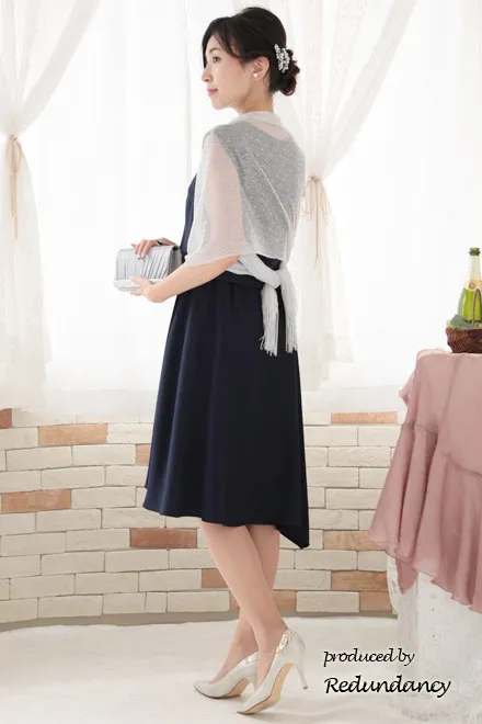 ネイビーのツーピース風アシンメトリーマットドレス