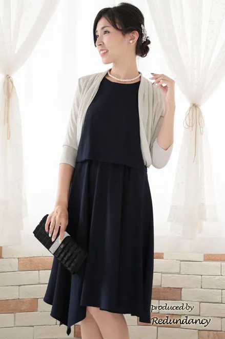ネイビーのツーピース風アシンメトリーマットドレス