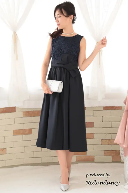 ネイビーの変形リボンロングドレス