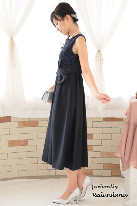 ネイビーの変形リボンロングドレス