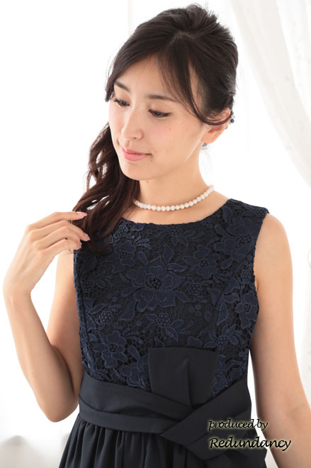 ネイビーの変形リボンロングドレス