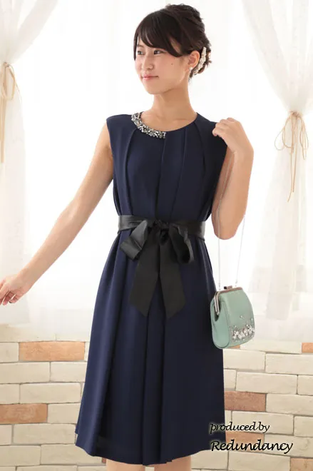 ネイビーのビジューネック2wayタックドレスコーディネートセット