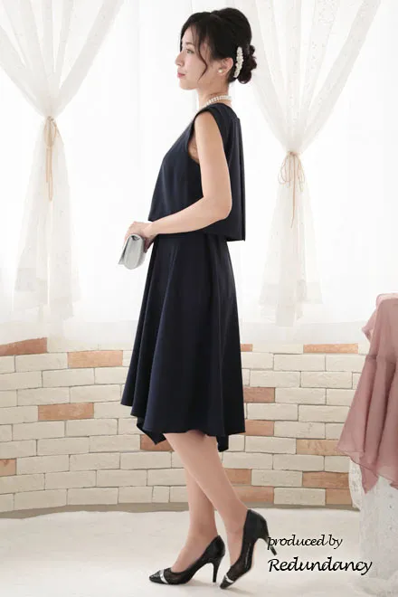 ネイビーのツーピース風アシンメトリーマットドレスコーディネートセット