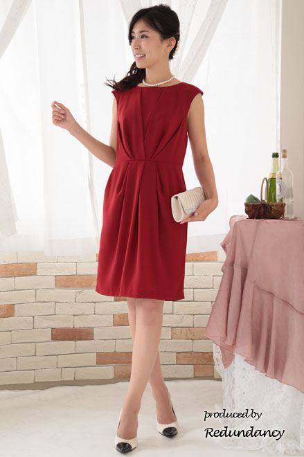 レッドのウエストタックコクーンドレス