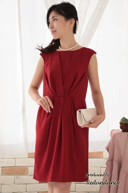 レッドのウエストタックコクーンドレス
