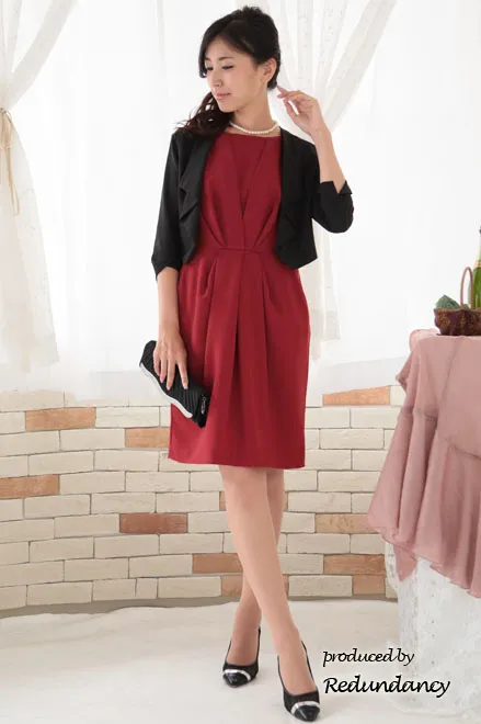 レッドのウエストタックコクーンドレス