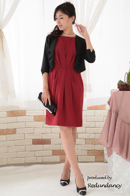 レッドのウエストタックコクーンドレス