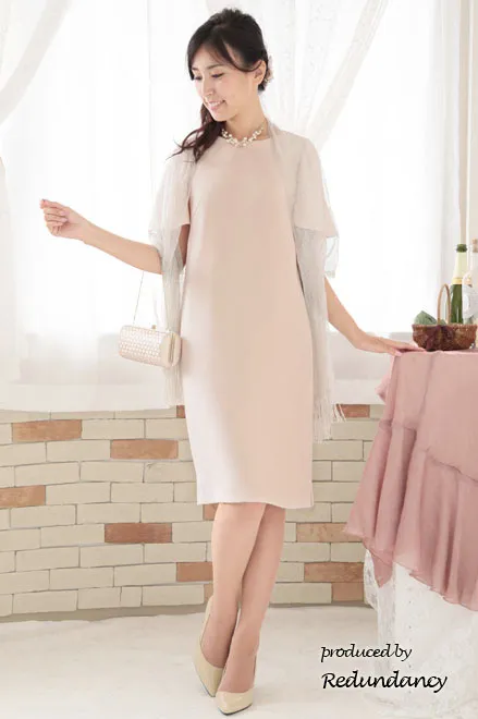 ライトピンクのフレアスリーブリラックスドレス