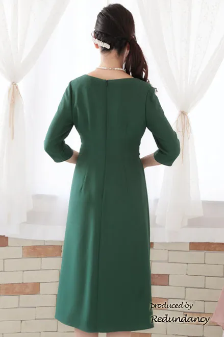 グリーンのハートネック七分袖ドレス