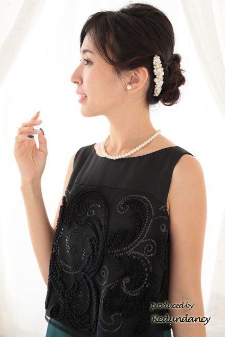 ブラック×グリーンのツーピース風スパンコール刺繍ドレス