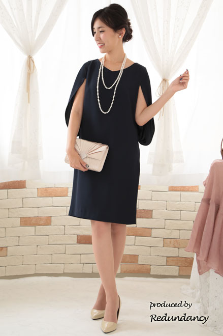 ネイビーのケープ風スリットスリーブドレス