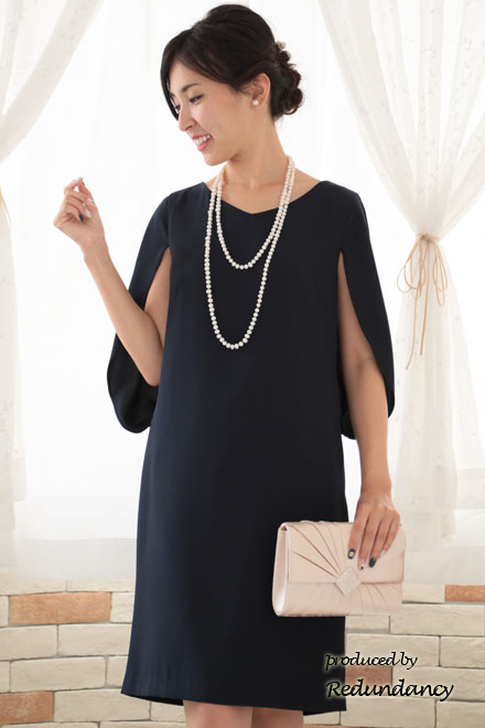 ネイビーのケープ風スリットスリーブドレス