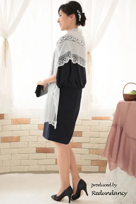 ネイビーのケープ風スリットスリーブドレス