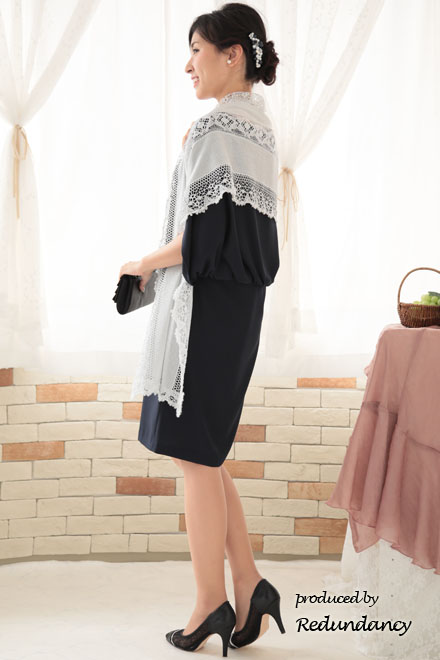 ネイビーのケープ風スリットスリーブドレス