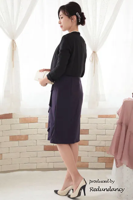 パープルのデコルテ切替サテンジャージードレス