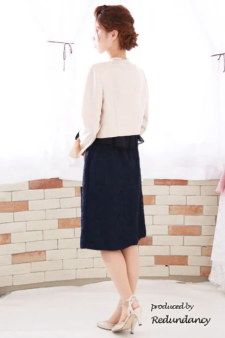 ネイビーのシフォンとレースの異素材タイトドレス