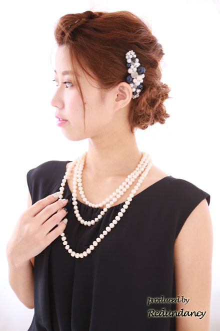 ネイビーのシフォンとレースの異素材タイトドレス