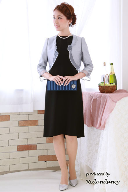 ブラックのシンプルミモレ丈フォーマルドレス