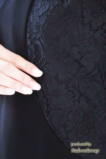 ブラックのシンプルミモレ丈フォーマルドレス