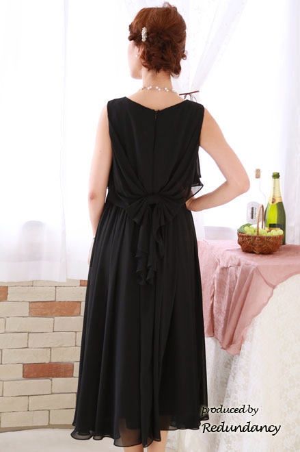 ブラックのシフォン生地×ウエストビジューロングドレス