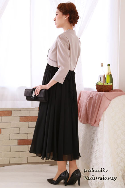 ブラックのシフォン生地×ウエストビジューロングドレス