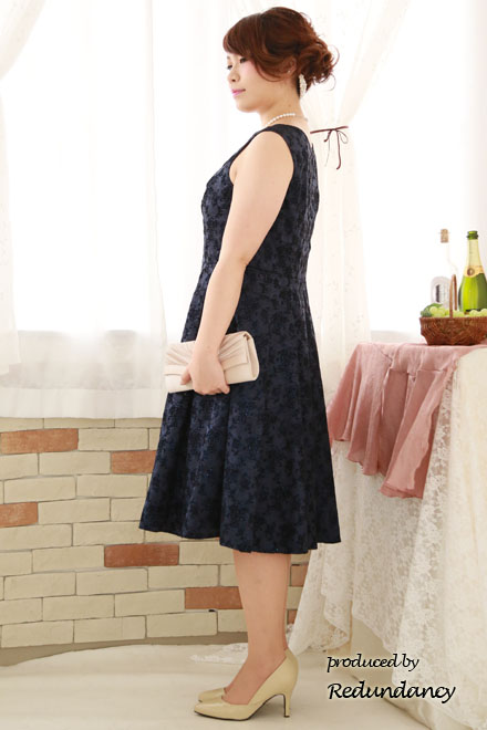 ネイビーのダマスク総柄ラメ刺繍クラシカルドレス