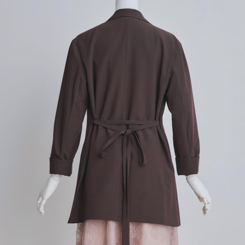 ブラウンのテーラードジャケット