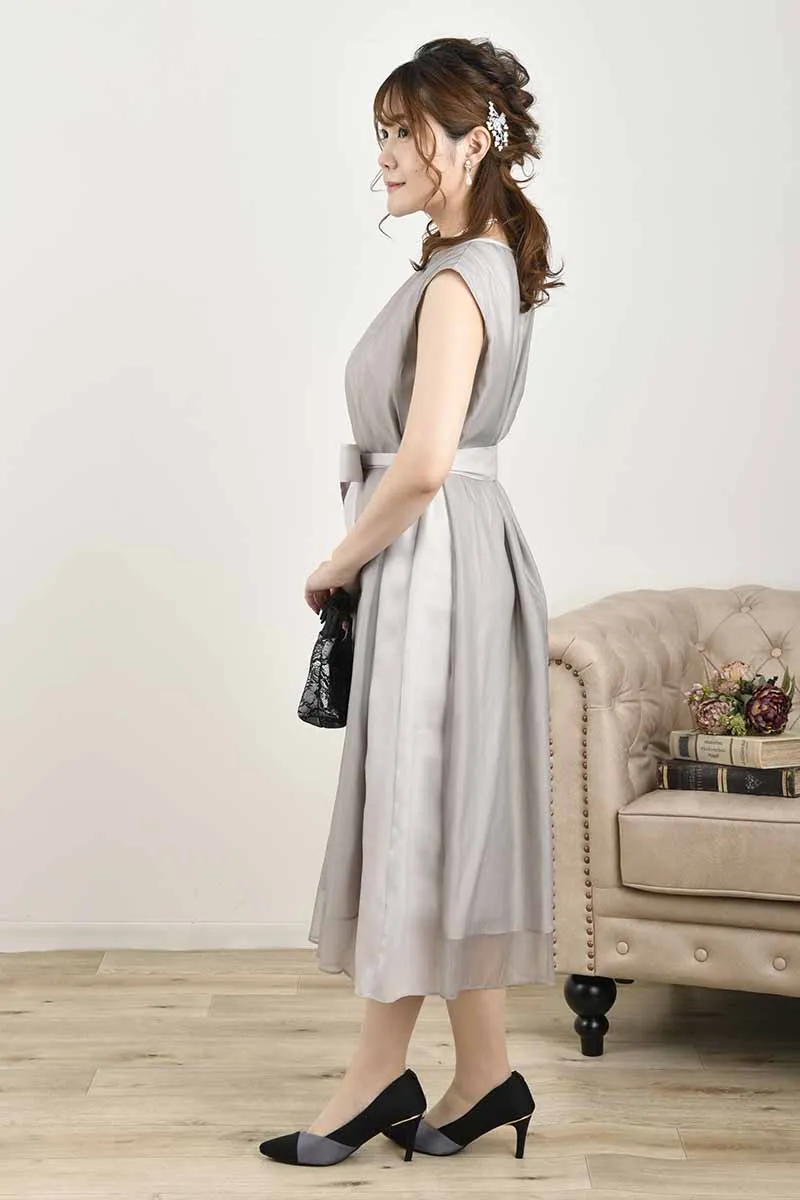 シルバーグレーのサイド切替えシフォンドレスコーディネートセット