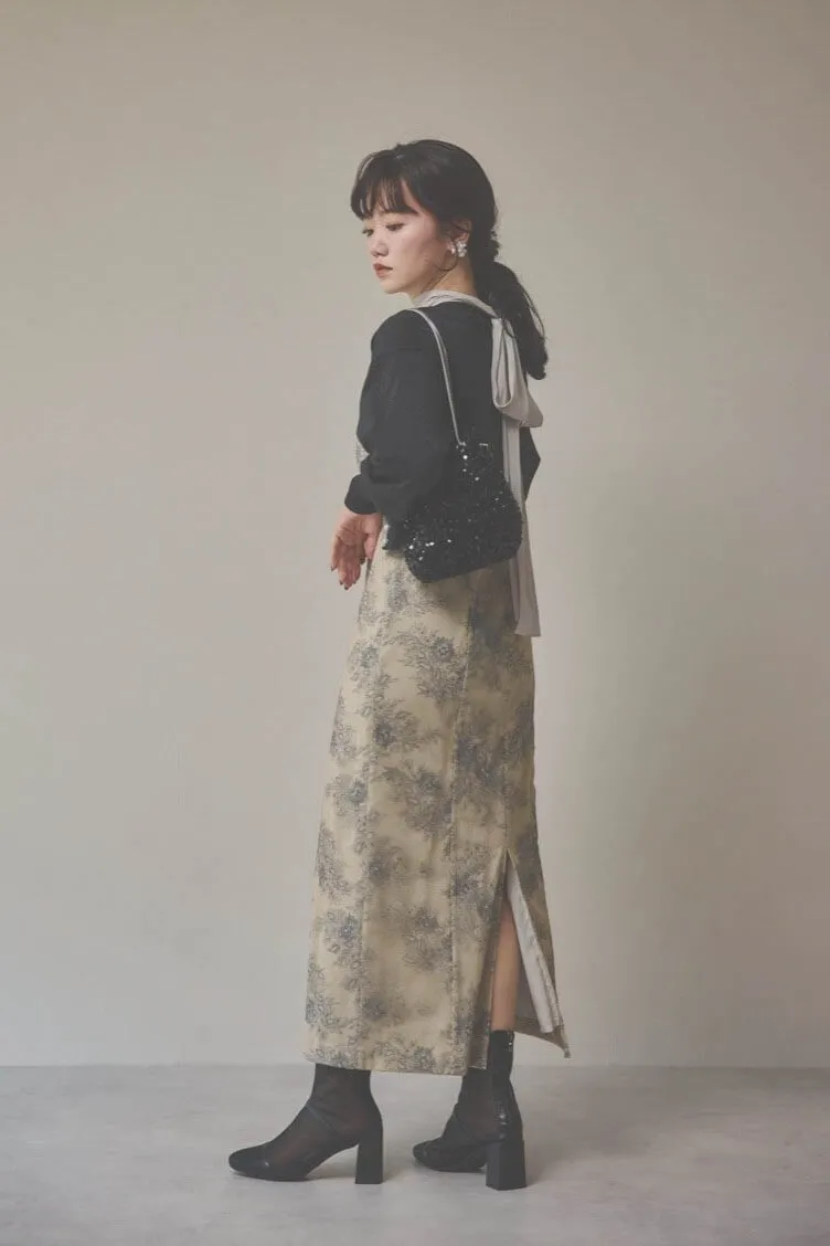 ベージュのシャイニーレースリボンドレス