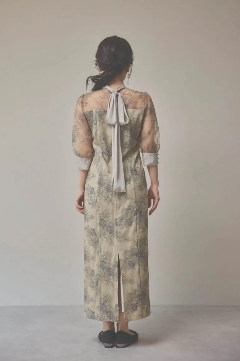 ベージュのシャイニーレースリボンドレス