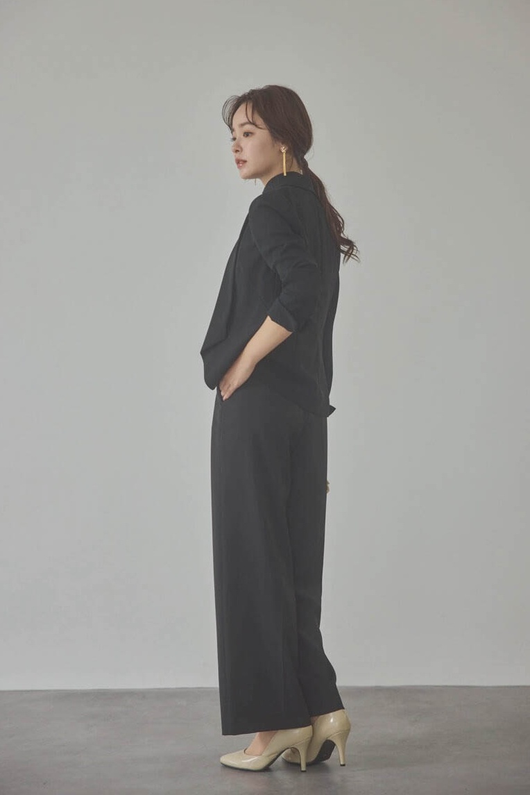 ブラックのチュールレースドッキングコンビネゾン