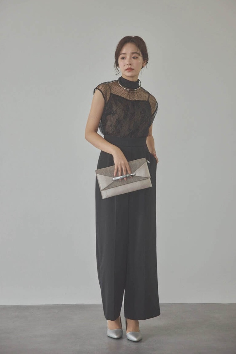 ブラックのチュールレースドッキングコンビネゾン