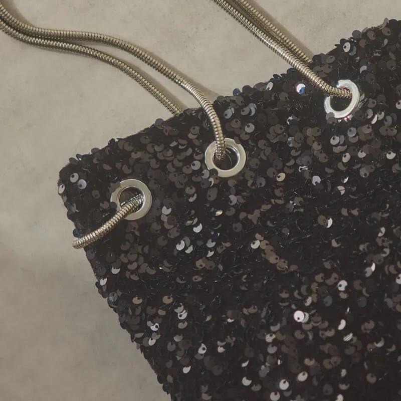 ブラックのスパンコールバッグ