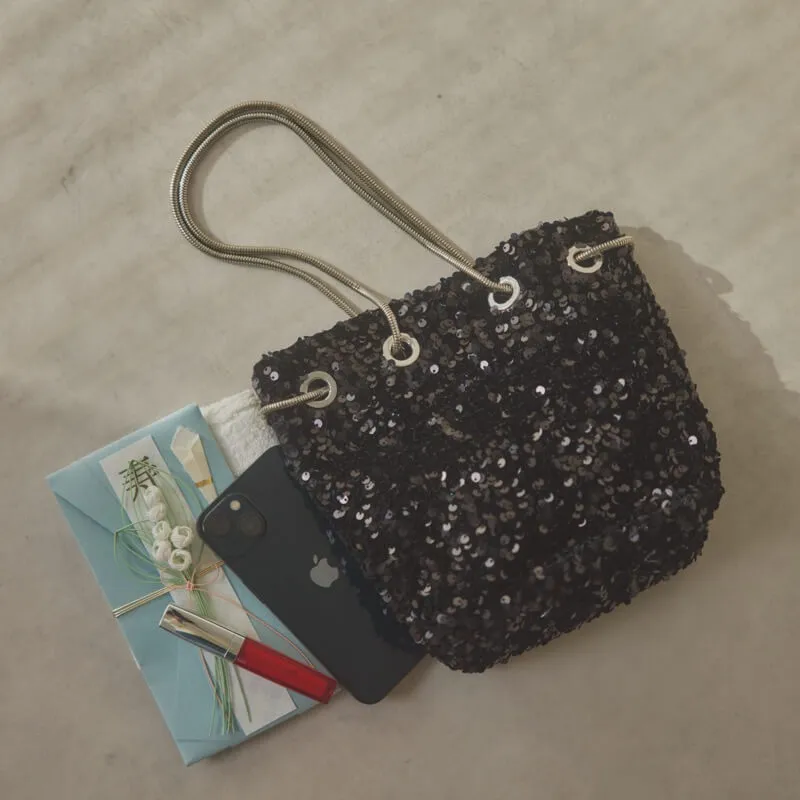 ブラックのスパンコールバッグ