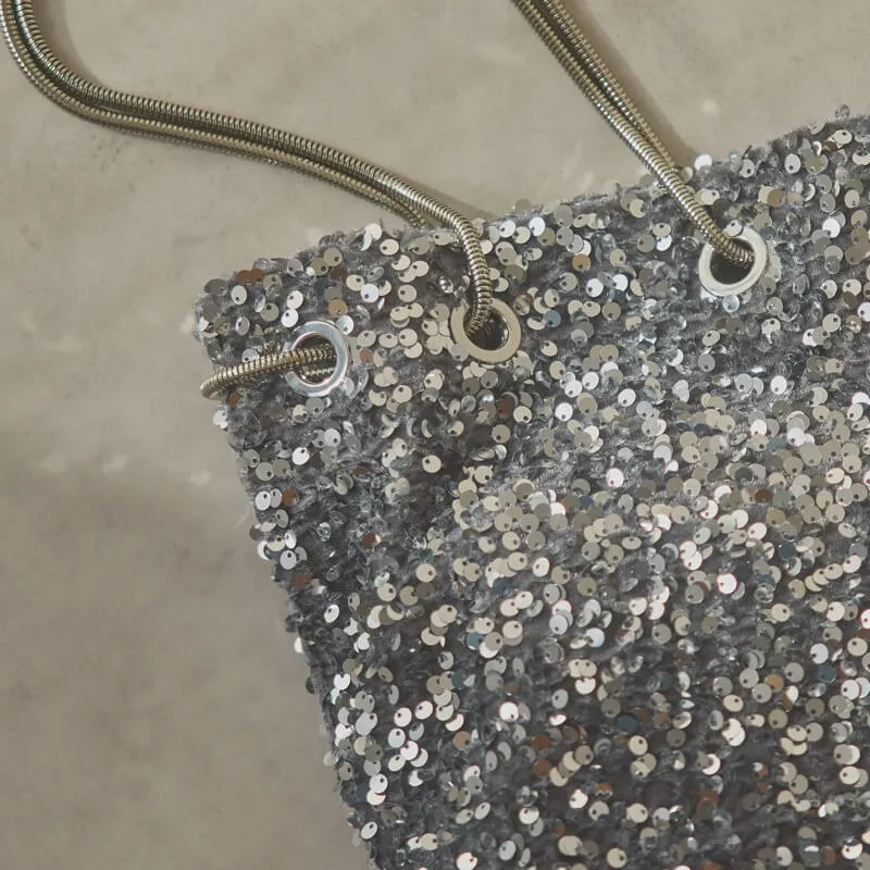 グレーのスパンコールバッグ