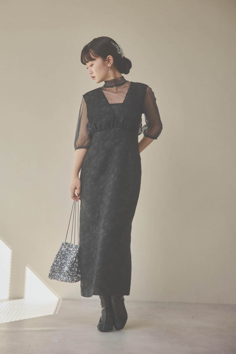 グレーのスパンコールバッグ