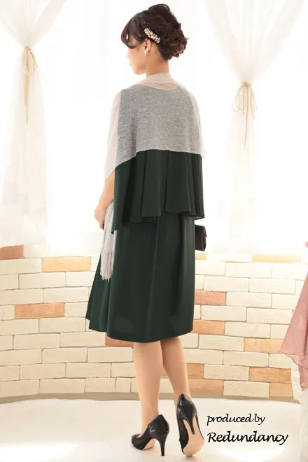 モスグリーンの2wayケープ付きノースリーブドレス