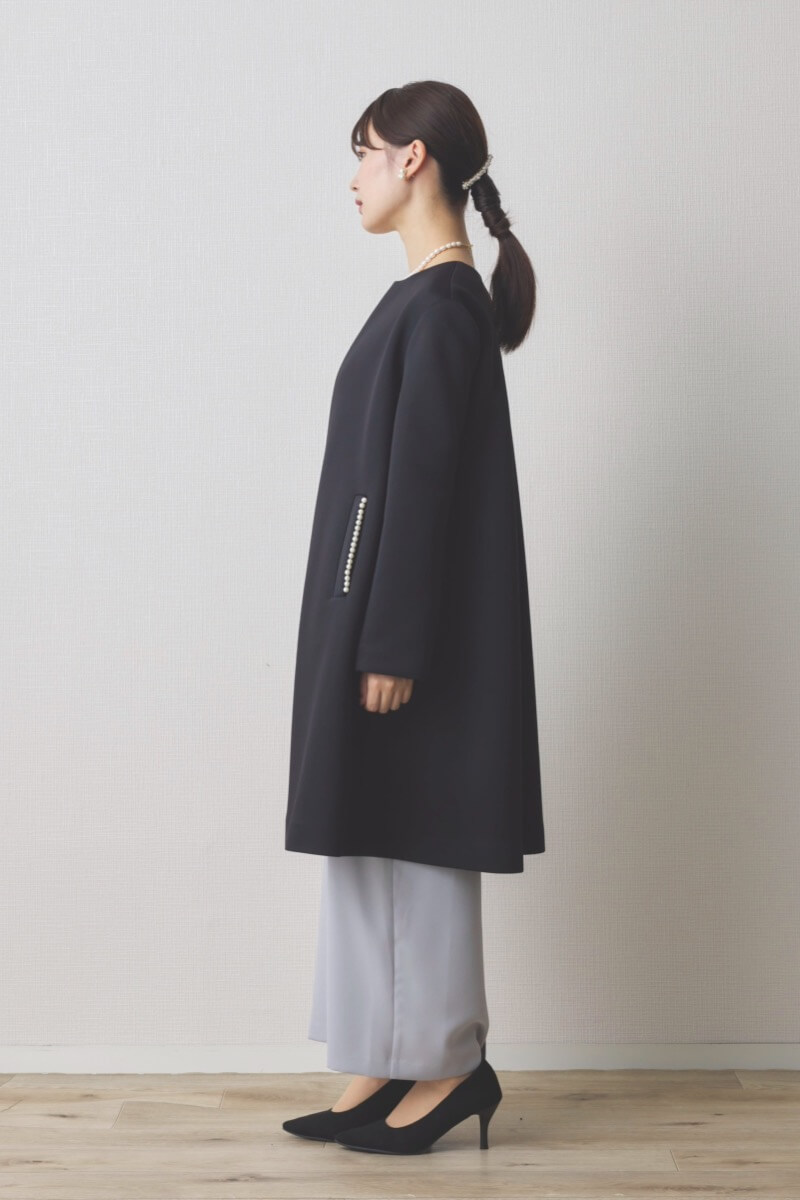 ブラックのパールボンディングコート