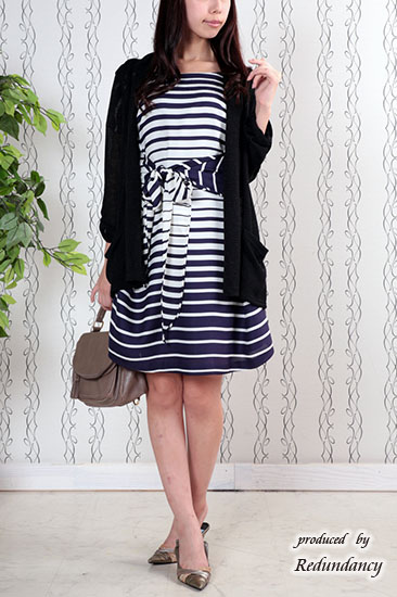 ネイビーとホワイトのウエストリボンボーダーワンピース