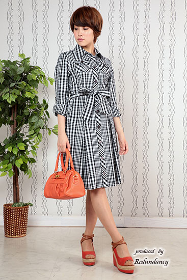 ブラック×ホワイトのチェック柄のシャツワンピース