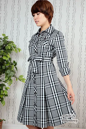ブラック×ホワイトのチェック柄のシャツワンピース