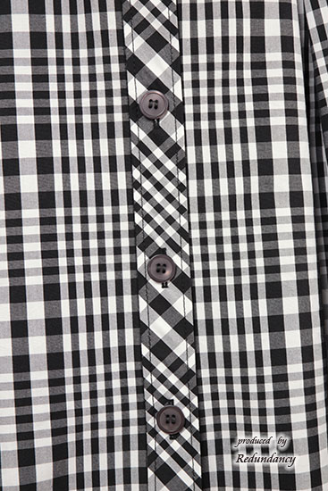 ブラック×ホワイトのチェック柄のシャツワンピース