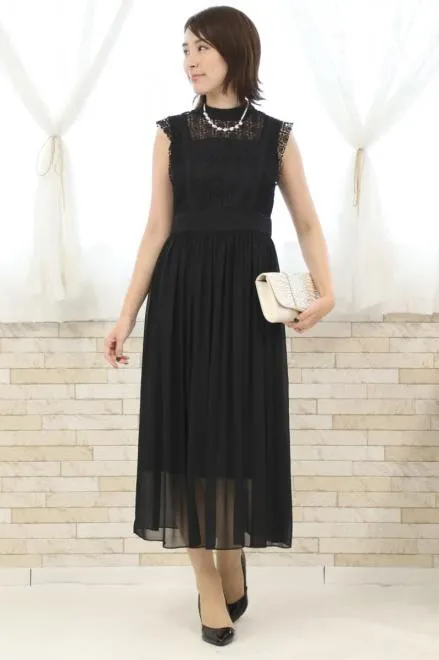 ブラックのフレンチスリーブロングドレス