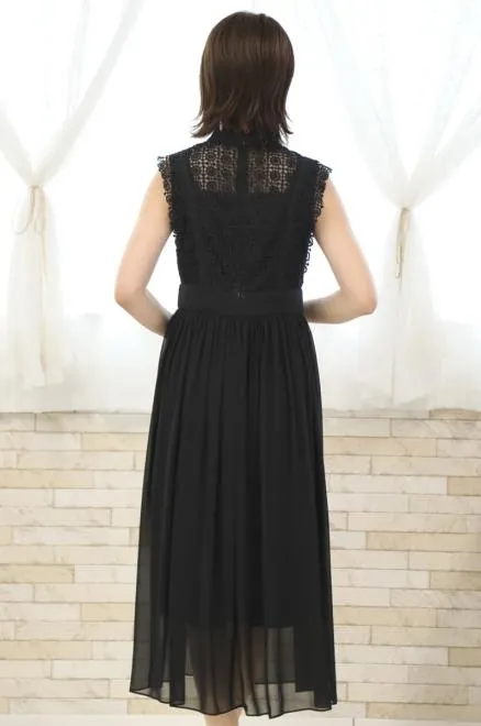 ブラックのフレンチスリーブロングドレス