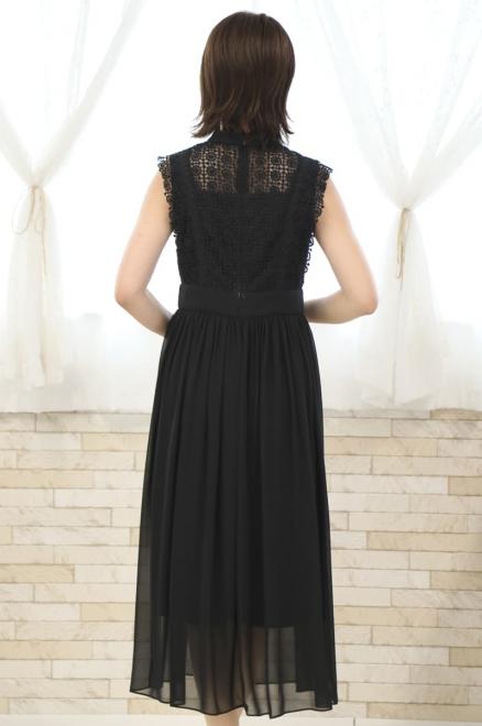 ブラックのフレンチスリーブロングドレス