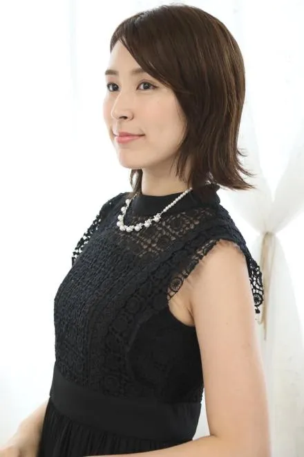 ブラックのフレンチスリーブロングドレス