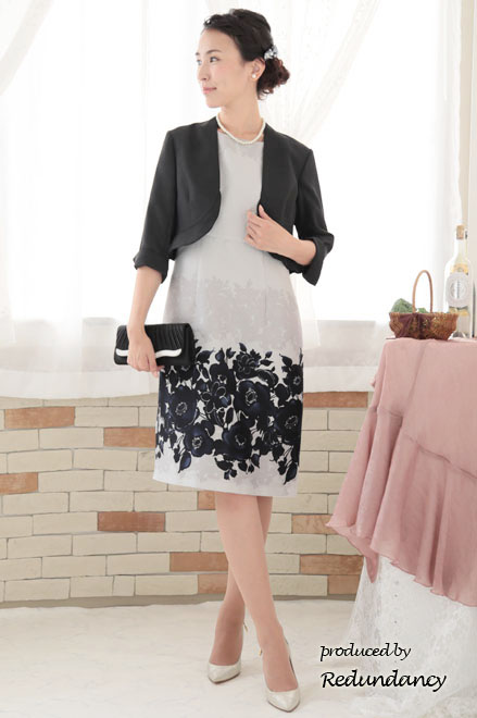 ブラックの裾フリル七分袖ボレロ