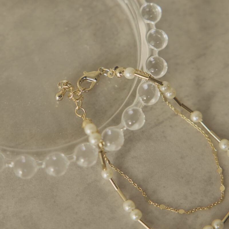 パールとゴールドチェーンの2連ブレスレット