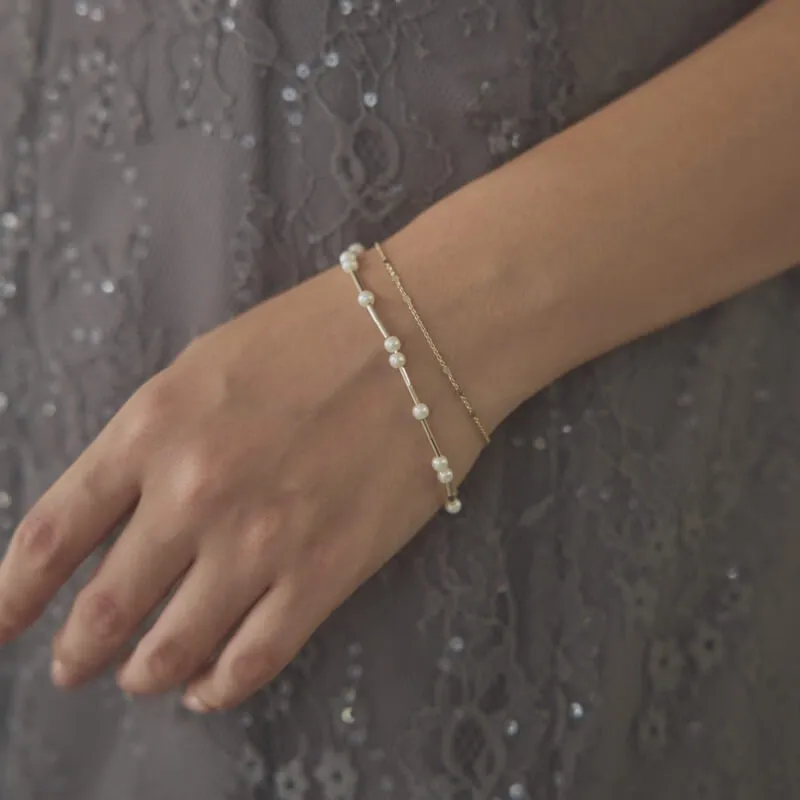 パールとゴールドチェーンの2連ブレスレット