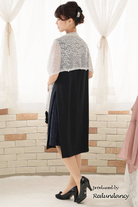 ブラックのリボンビジュー付きバレッタ